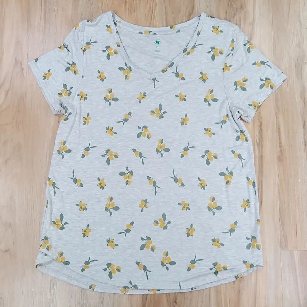 💛Dip Gray & Yellow Lemon Print Short Sleeve Top Medium